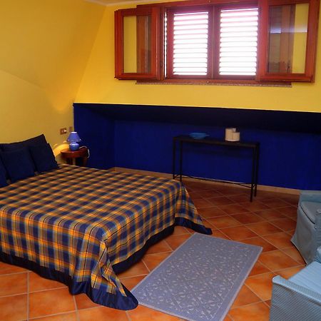 Bed and Breakfast Bb Doliahouse Dolianova Habitación foto