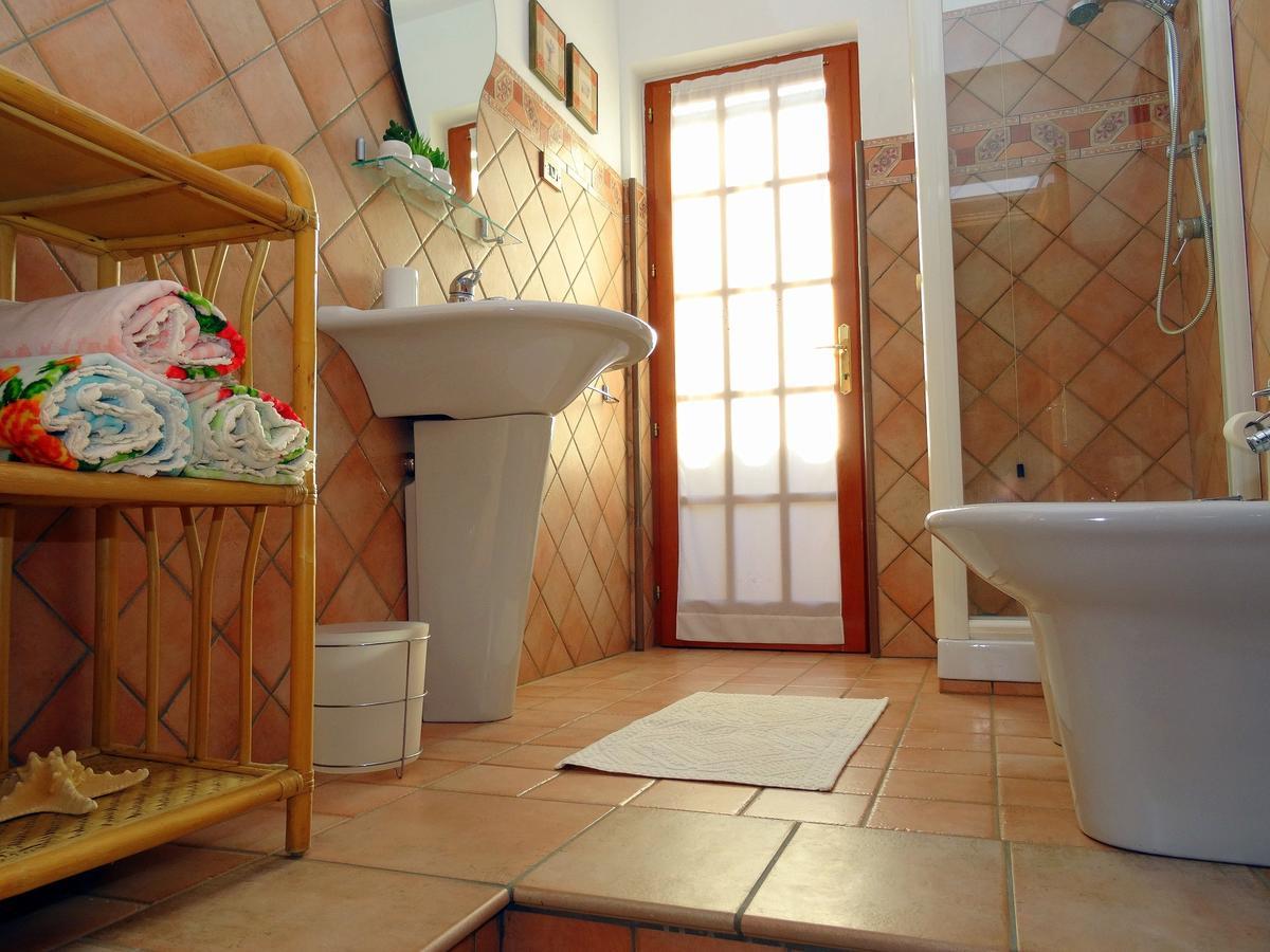 Bed and Breakfast Bb Doliahouse Dolianova Habitación foto