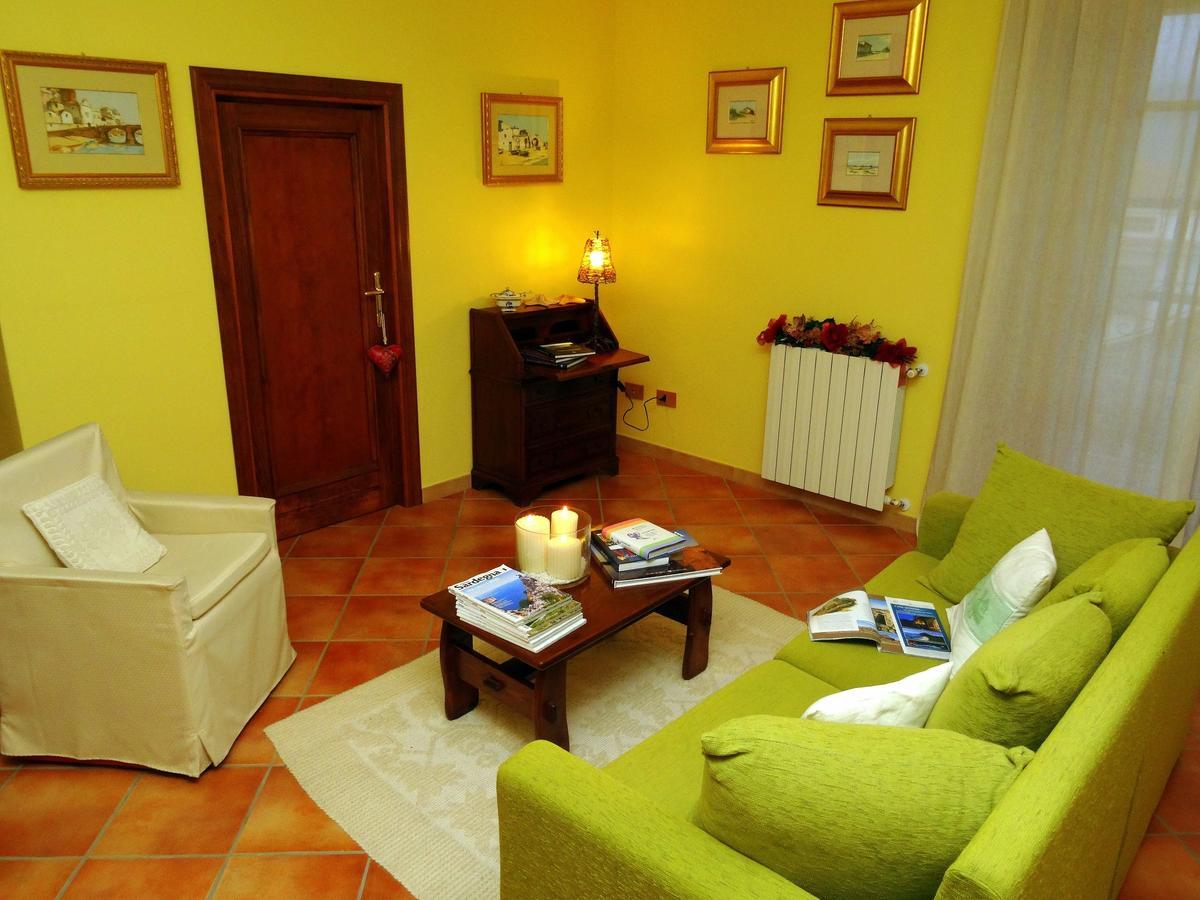 Bed and Breakfast Bb Doliahouse Dolianova Exterior foto